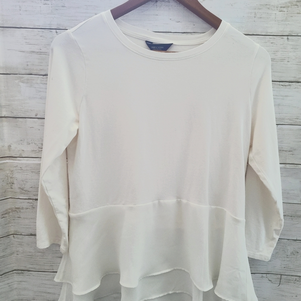 Vera Wang white top